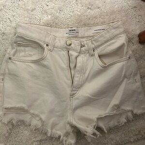 White cotton on high rise mom shorts